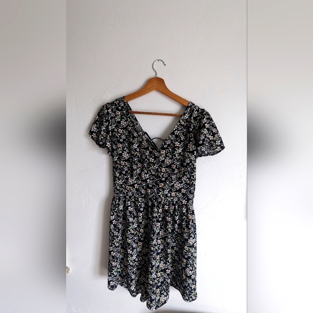 Flower-print PacSun romper (M)